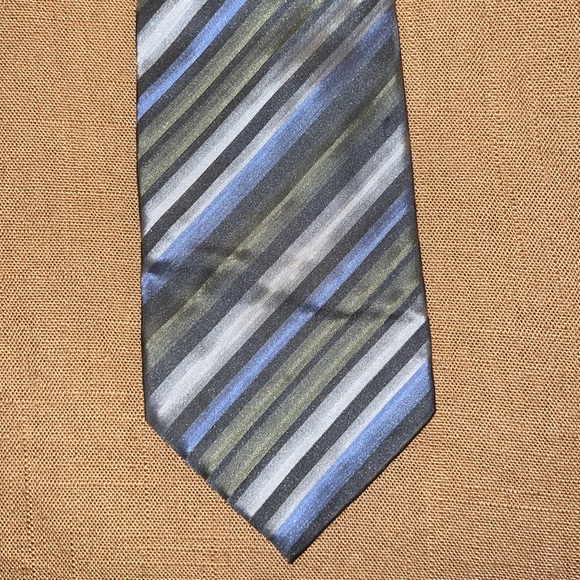 Lot of 3 Giorgio Armani ties - Picture 6 of 7